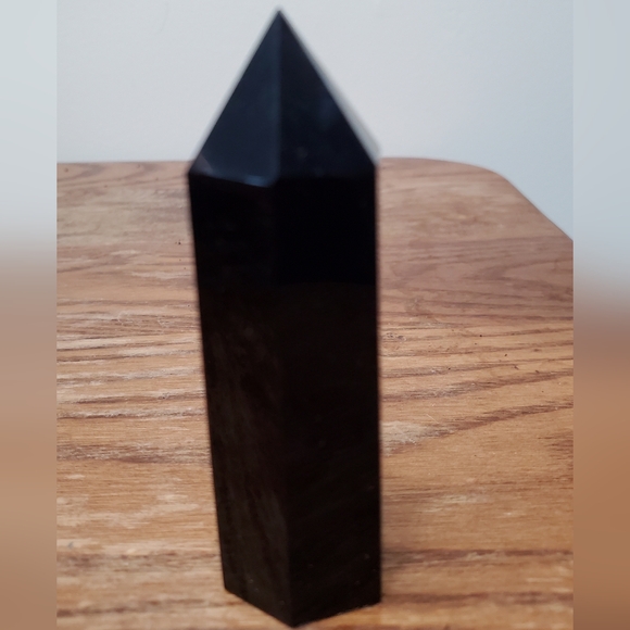Black Obsidian Crystal Tower - Picture 4 of 11